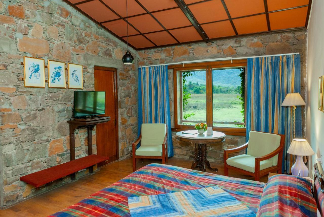 Shikarbadi Hotel - By The Lake Heritage By Hrh Group Of Hotels Ουνταϊπούρ Εξωτερικό φωτογραφία