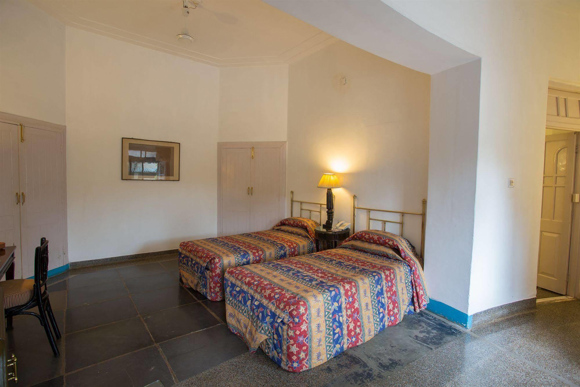 Shikarbadi Hotel - By The Lake Heritage By Hrh Group Of Hotels Ουνταϊπούρ Εξωτερικό φωτογραφία
